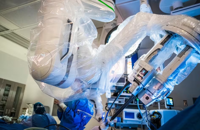 best robotic pyelopasty surgeon in Ahmedabad, India. Dr Rohan Patel